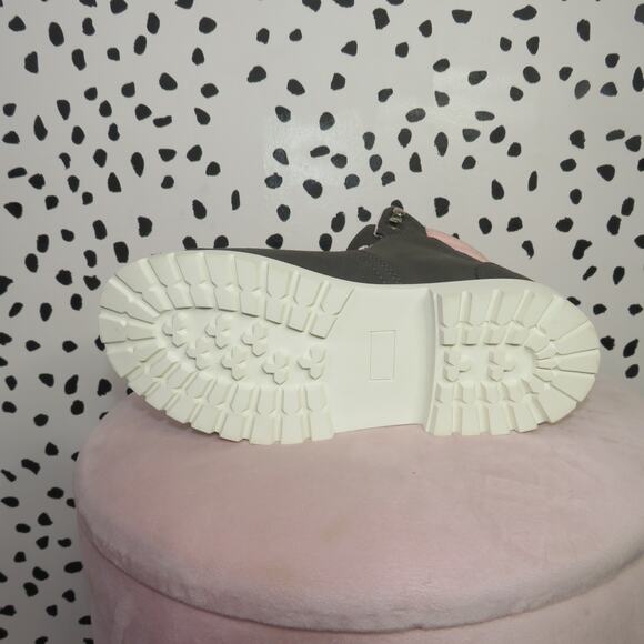 Levi’s Gray Faux Leather Padded Collar Girls Lace-Up Boots - Picture 8 of 8